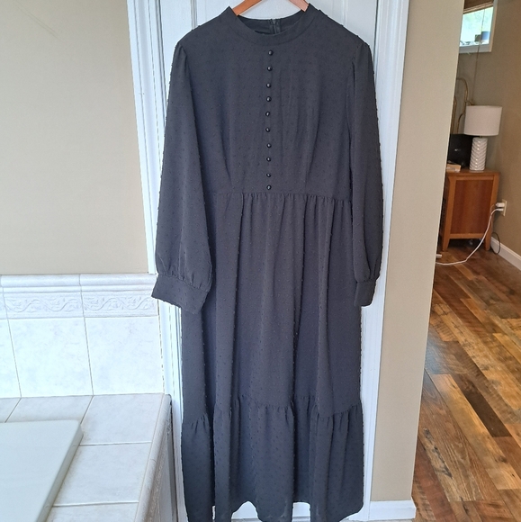 Black Swiss-dot, Lantern Sleeve Maxi Dress - 2X - Picture 7 of 7